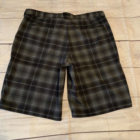 Nike Golf Tour Performance Mens Size 38 Dark Gray Plaid Chino Flat Front Shorts - Picture 8 of 8